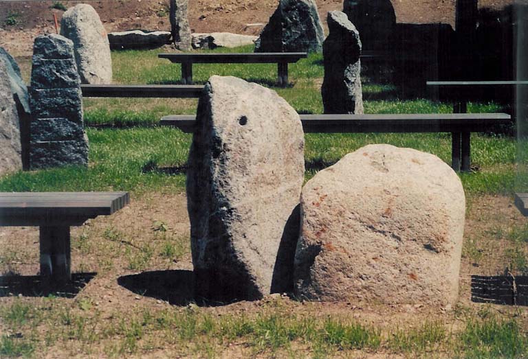 Prà de Resa, Viale Parco della Rimembranza, Teglio. Particolari delle sedute