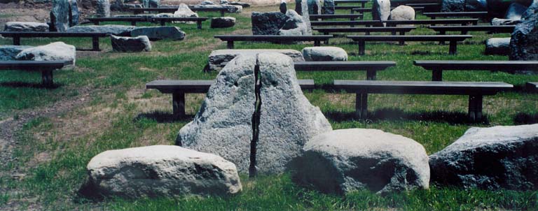 Prà de Resa, Viale Parco della Rimembranza, Teglio. Particolari delle sedute