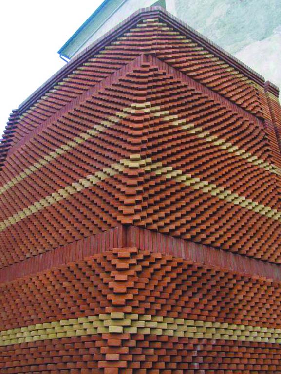 Dettaglio della tessitura in laterizio