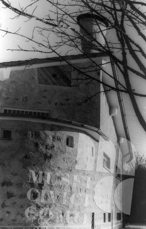 Dettaglio della copertura. Stampa fotografica b/n.