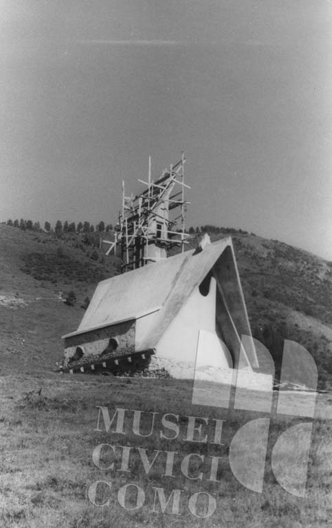 CAR 60/2 Costruzione del campanile. Stampa fotografica b/n. (Fondo Mario Cereghini)