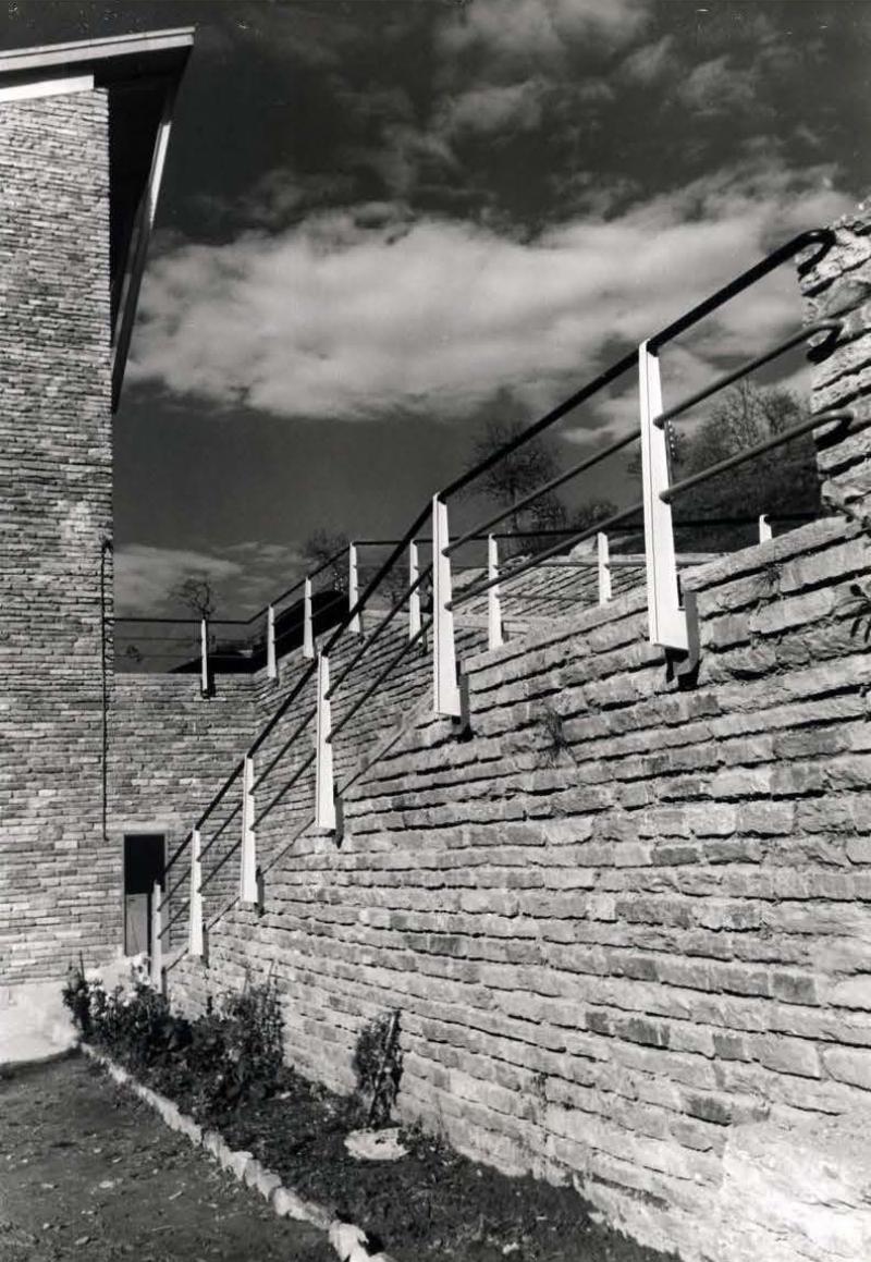 Vista della risalita che porta al livello strada. Foto anni Cinquanta