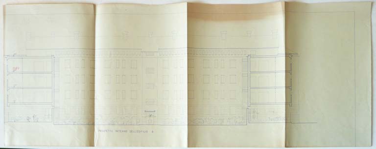 Prospetto e sezioni edifici C-B. Lotto III Fabbr. 4. N.851 21/XI. Scala 1:100, s.d. Copia eliografica