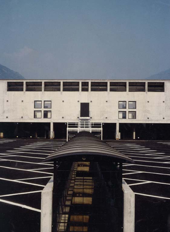 Stazione Autolinee STPS, Morbegno. Parcheggio