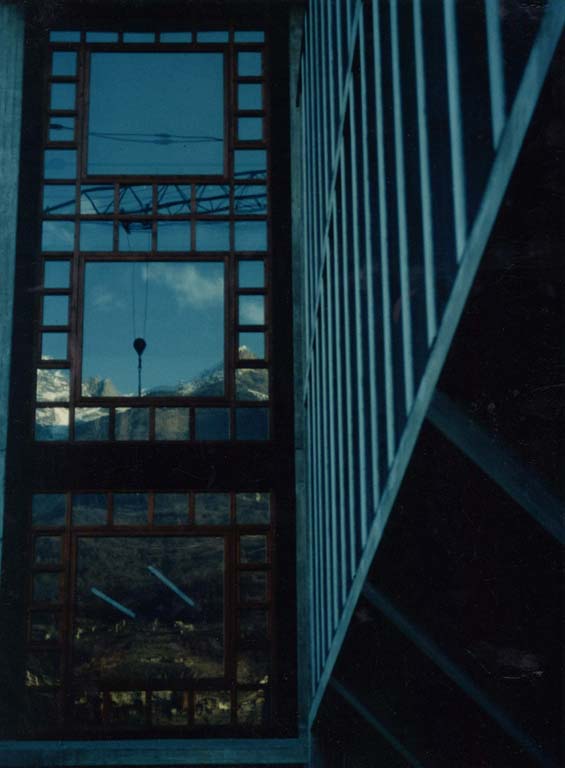 Stazione Autolinee STPS, Morbegno. Particolare dell'edificio postale e sede della Comunità della Valtellina