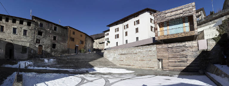 Piazza comunale a Montagna - 2014