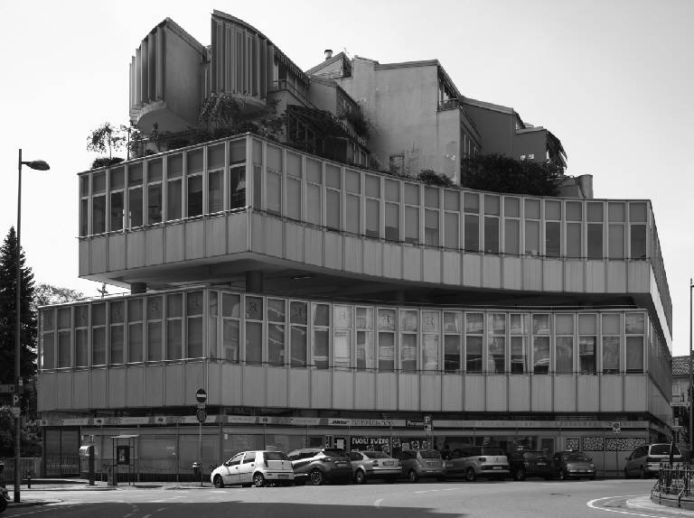 Edificio visto dalla rotonda dei Mille