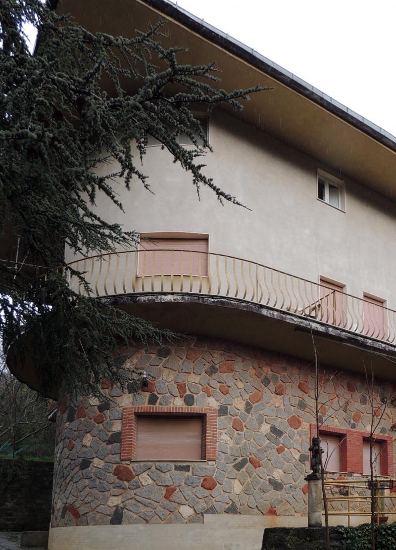 Albergo Esit - particolare del balcone