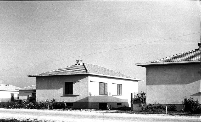 Vista delle abitazioni realizzate. Stampa fotografica b/n