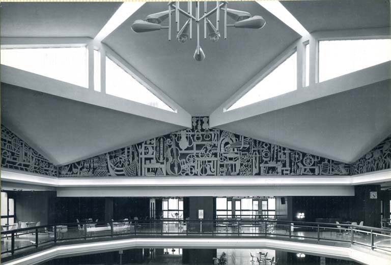 Sala Borsa Contrattazione della Camera di Commercio di Cremona, Cremona. Interno. Stampa fotografica b/n.