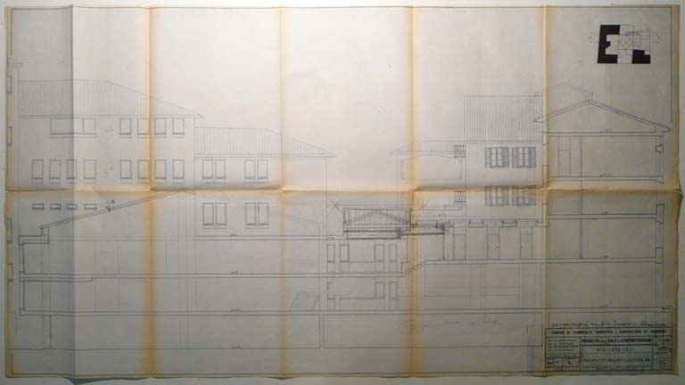 Prospetto interno e sezione. Tav. 15. Scala 1:100, 24-4-66. Copia eliografica piegata con interventi manuali