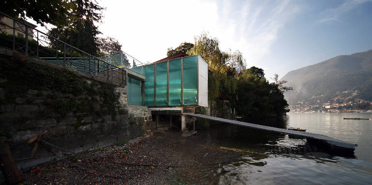 Spogliatoio e l'hangar delle barche
