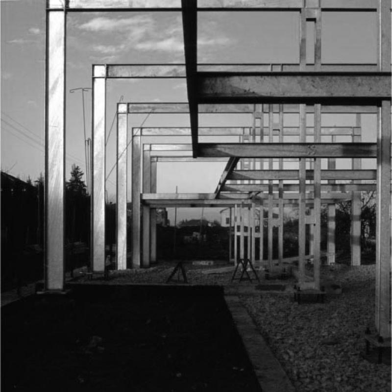 Foto della gabbia metallica in costruzione