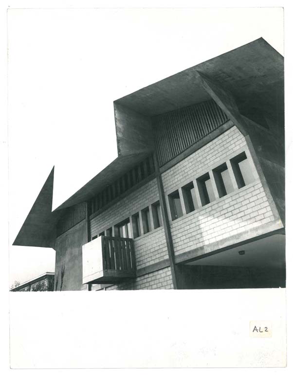 Prospetto, particolare copertura. Stampa fotografica b/n.