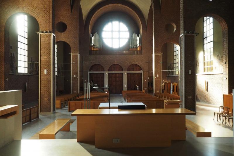 l'interno visto dall'abside