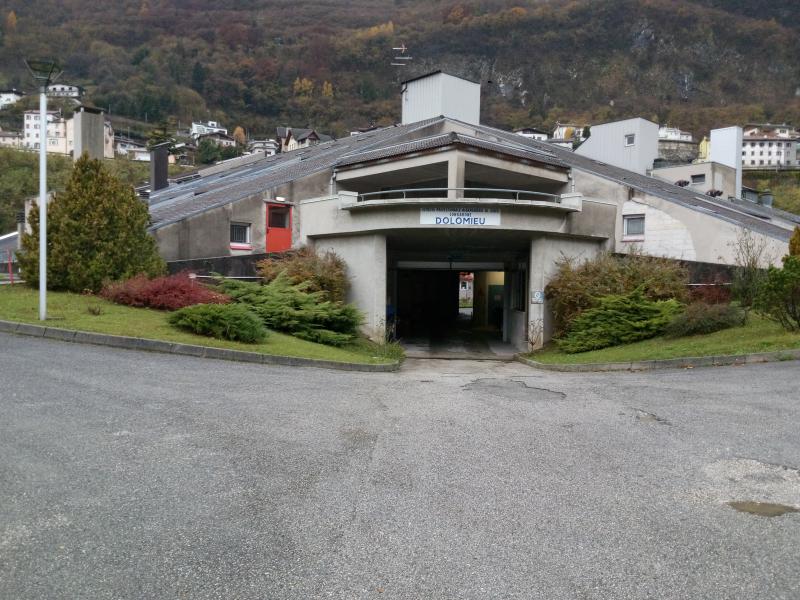 Angolo est, ingresso carraio