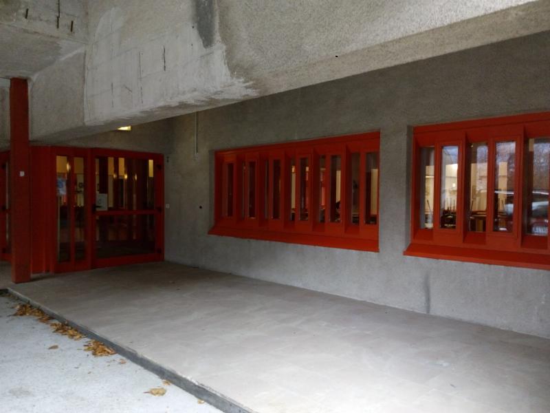 Angolo est, ingresso albergo