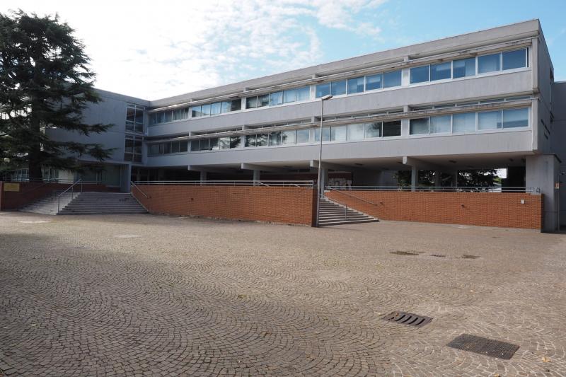 veduta dell'edificio della direzione