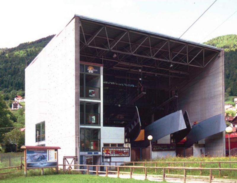 veduta della stazione a valle