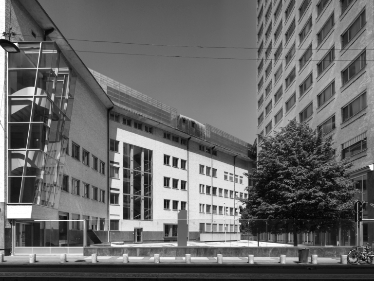 Il complesso visto dalla corte interna