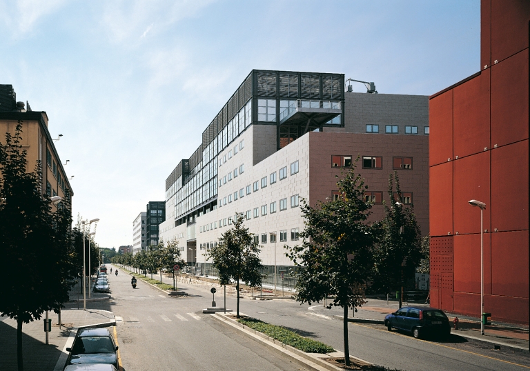 Edificio Siemens, Bicocca, Milano. Vista della facciata principale