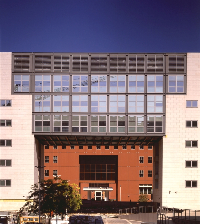 Edificio Siemens, Bicocca, Milano. Dettaglio dell'ingresso