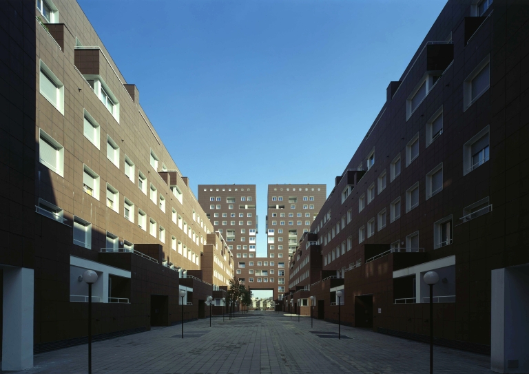 Residenze Comparto A, Bicocca, Milano. Vista della corte interna