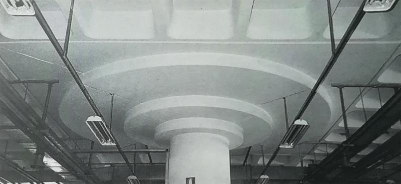 Particolare dei pilastri e del solaio a cassettoni dell’ “8640” ovest