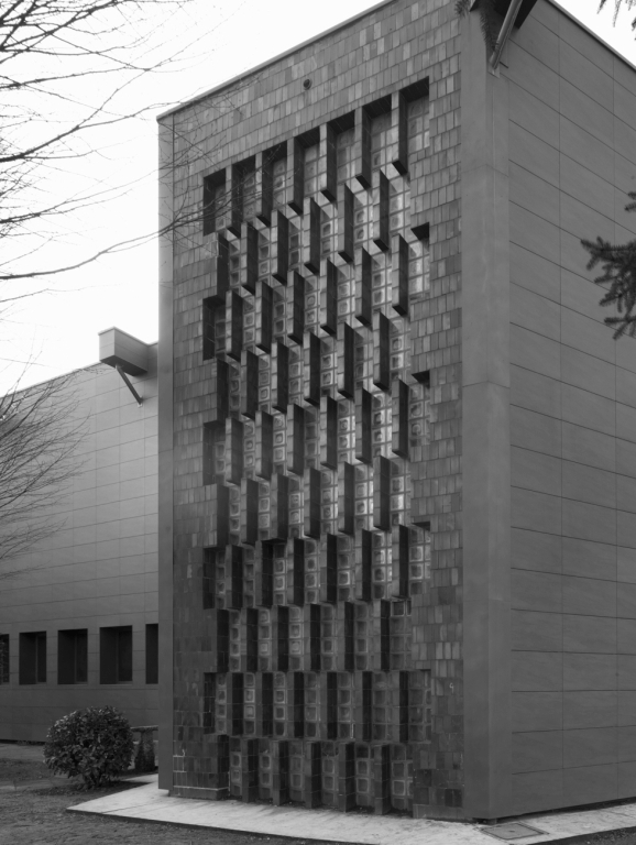 Dettaglio della facciata di uno dei corpi secondari