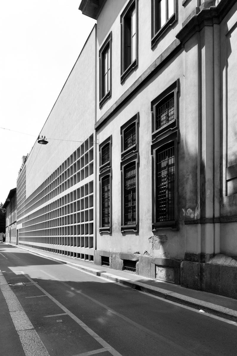 Scorcio del corpo di fabbrica su via della Guastalla e connessione con l'edificio storico