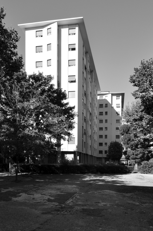 Vista generale dei due edifici sfalsati tra loro