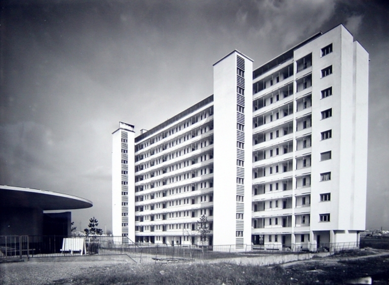 Scorcio della facciata rivolta ad ovest, foto d'epoca. Stampa fotografica b/n