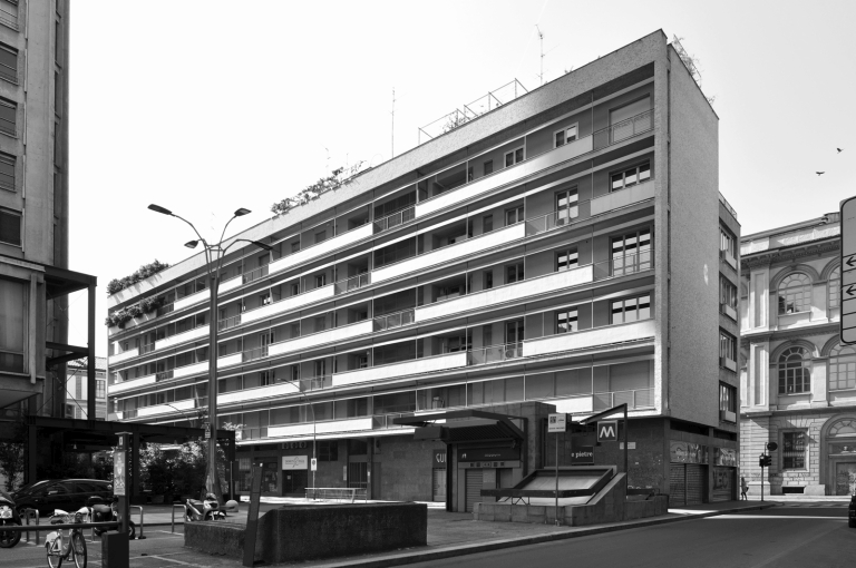 Il fronte su piazza Velasca