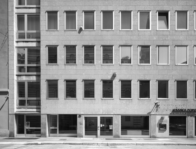 Dettaglio di uno dei fronti dell'edificio per uffici
