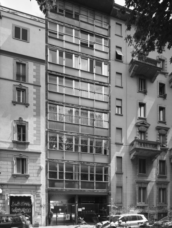 L'edificio visto da via Cimarosa