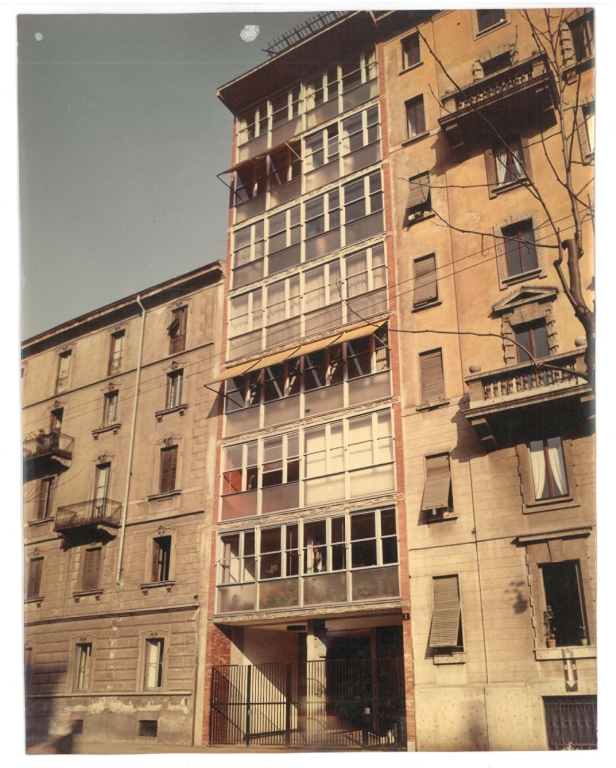 Facciata. Stampa fotografica a colori