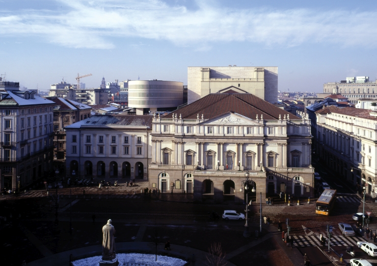 Viste esterne del teatro La Scala, Milano
