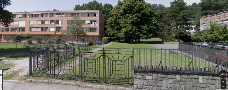 Casa ad appartamenti degli architetti Fiocchi e Nizzoli, sulla destra l’asilo di Ridolfi. Viale della Liberazione/via Perotti, Canton Vesco, Ivrea, 2019  