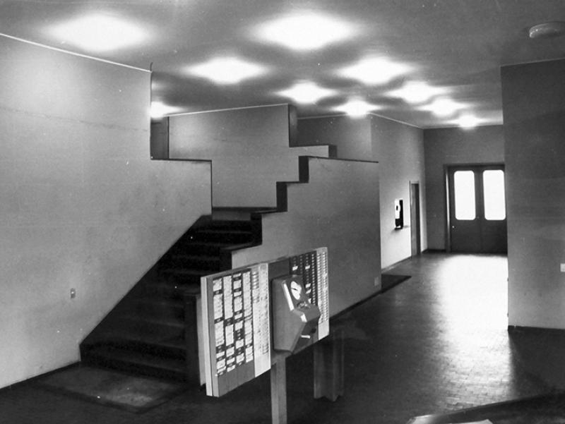 Vista dell'ingresso (Courtesy Fondazione Kartell - Archivio Anna Castelli Ferrieri)