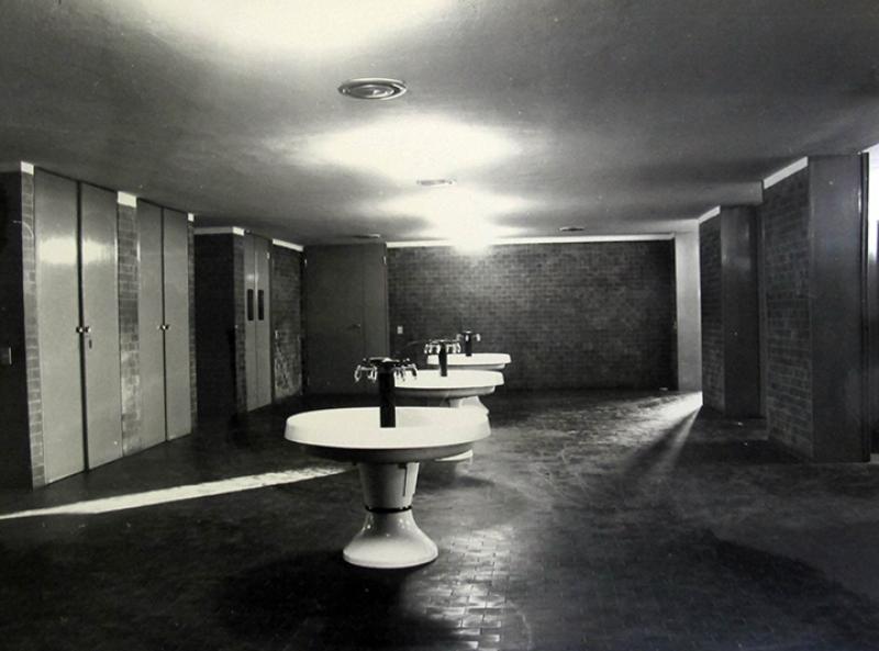 Vista del locale di servizio (Courtesy Fondazione Kartell - Archivio Anna Castelli Ferrieri)