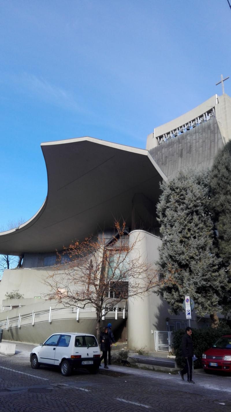 vista di uno dei due accessi laterali 