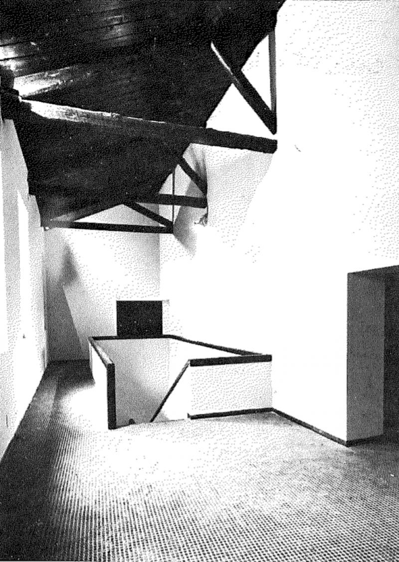 Interni, dettaglio della scala