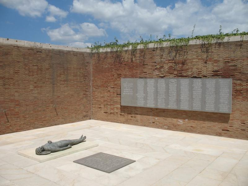 Kameradengrabe, (tomba dei compagni)