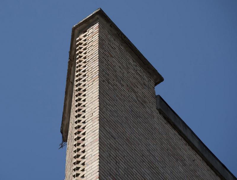 esterno, dettaglio rivestimento in laterizi
