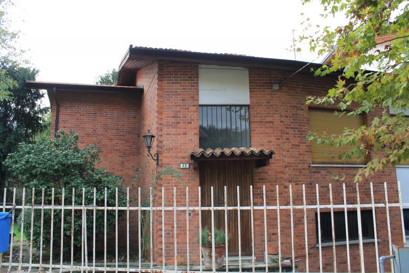 Vista del fronte est con l’ingresso principale, 2019