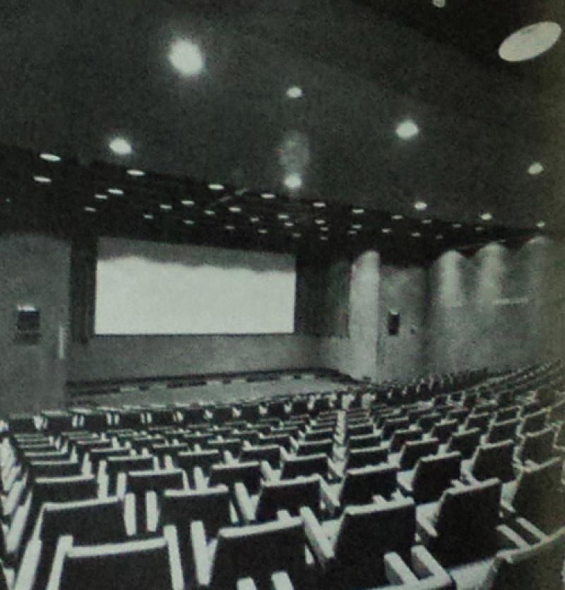 Vista interna del cinema 
