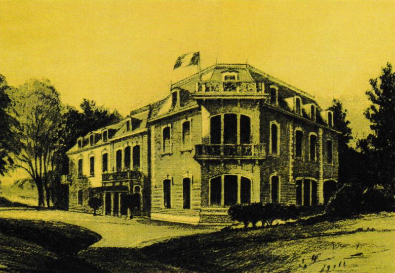 La villa con l’originario tetto “alla francese”, in una cartolina d’epoca 