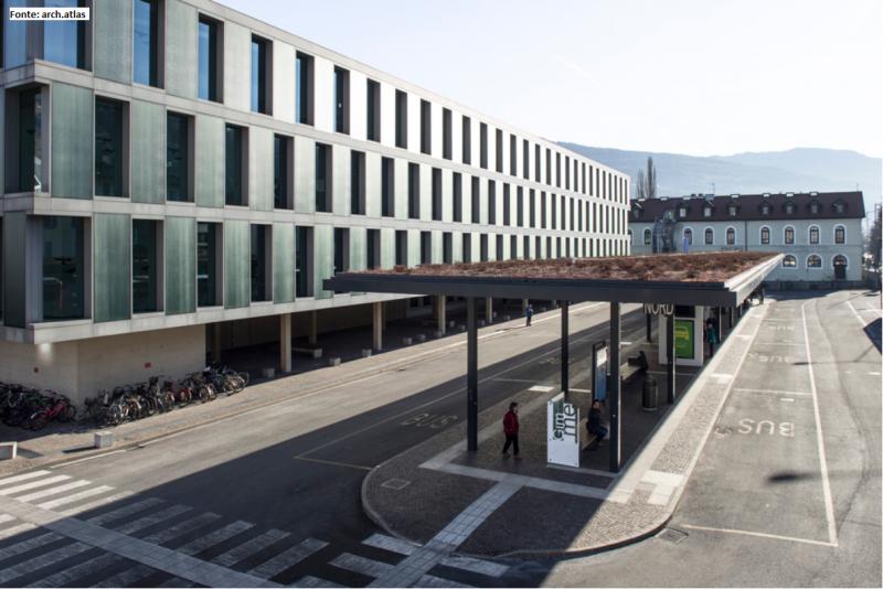 vista dal piazzale della stazione dei bus