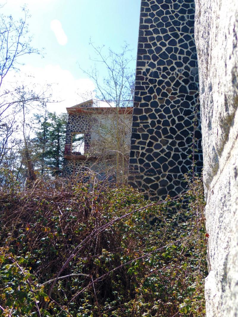 Albergo Esit - particolare della muratura