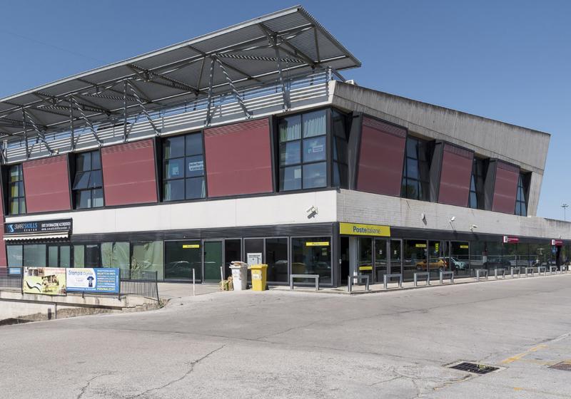 facciata, vista d'angolo